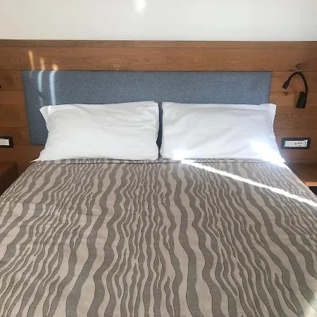 Bed and breakfast Risto Bar Rosandra 3*